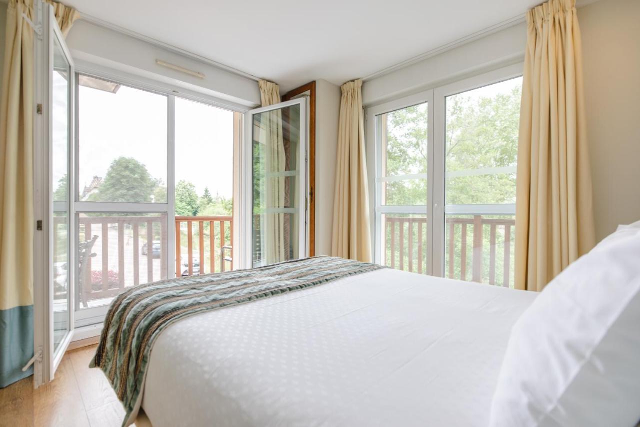 Aparthotel Karma Manoir Des Deux Amants Connelles Exterior foto