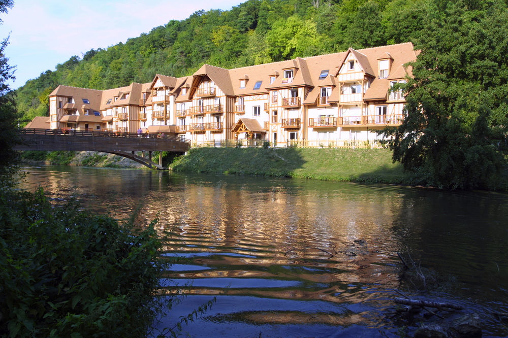 Aparthotel Karma Manoir Des Deux Amants Connelles Exterior foto