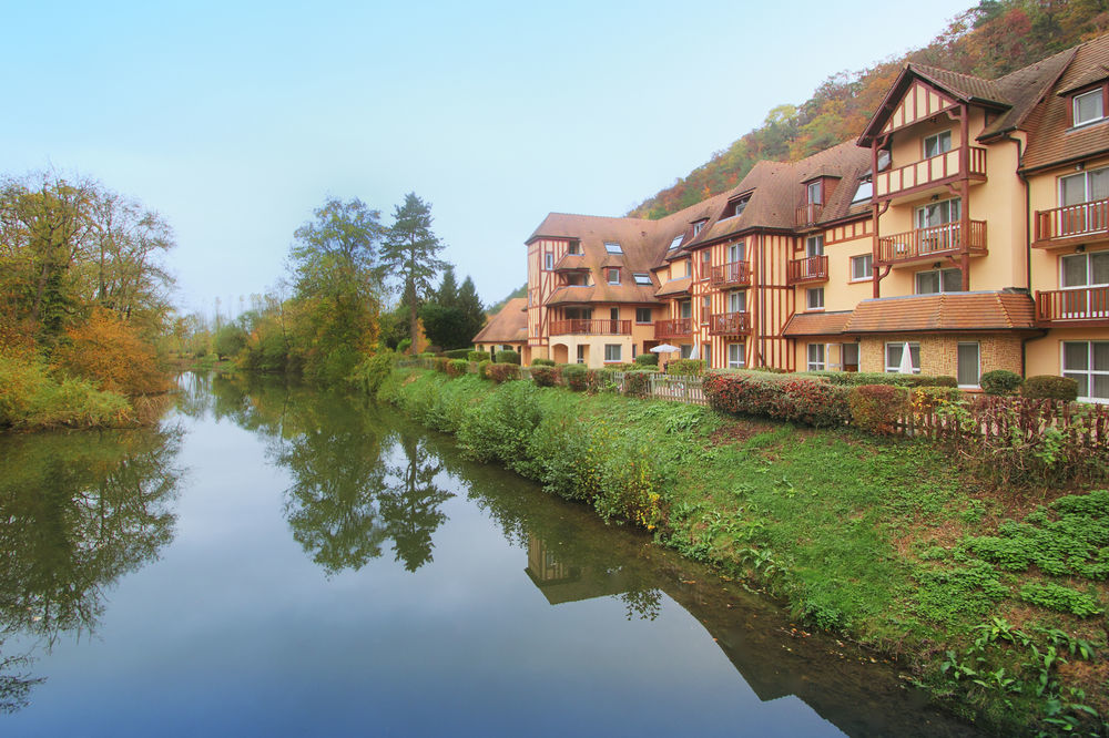Aparthotel Karma Manoir Des Deux Amants Connelles Exterior foto