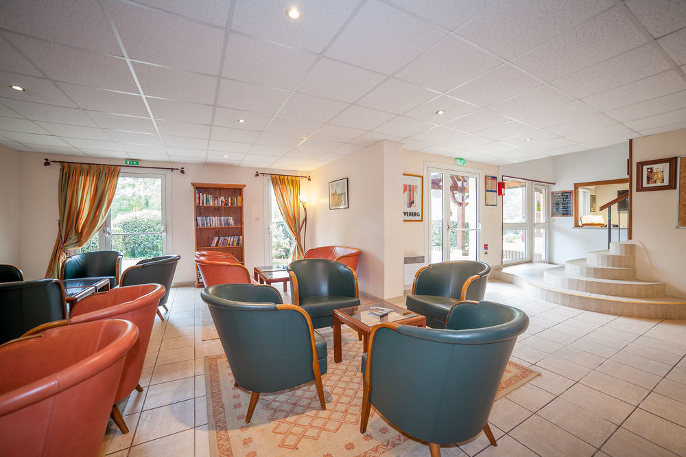 Aparthotel Karma Manoir Des Deux Amants Connelles Exterior foto