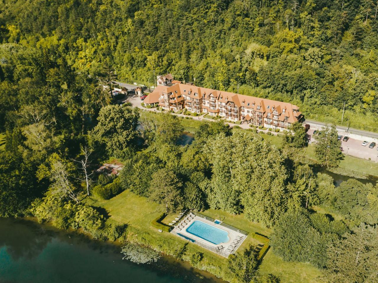 Aparthotel Karma Manoir Des Deux Amants Connelles Exterior foto