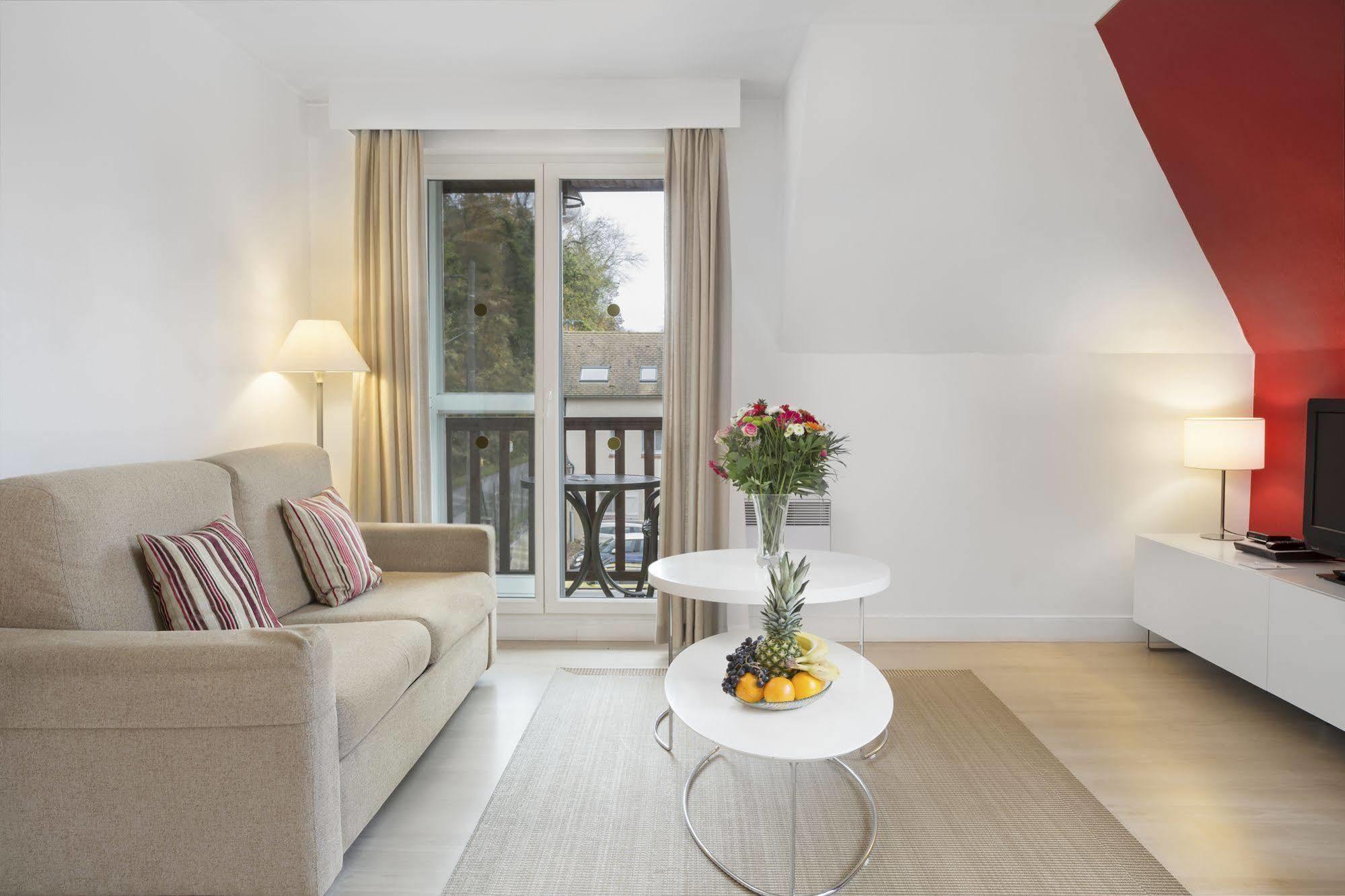 Aparthotel Karma Manoir Des Deux Amants Connelles Exterior foto