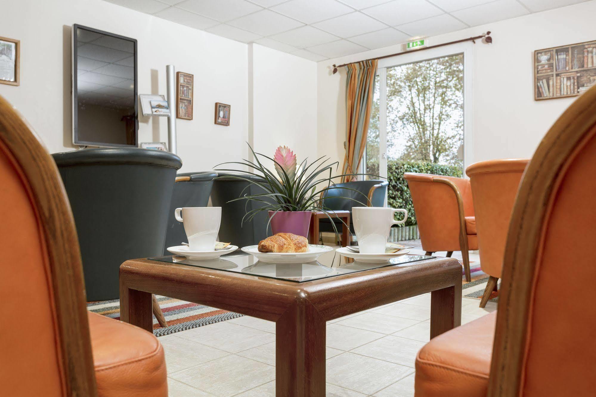 Aparthotel Karma Manoir Des Deux Amants Connelles Exterior foto
