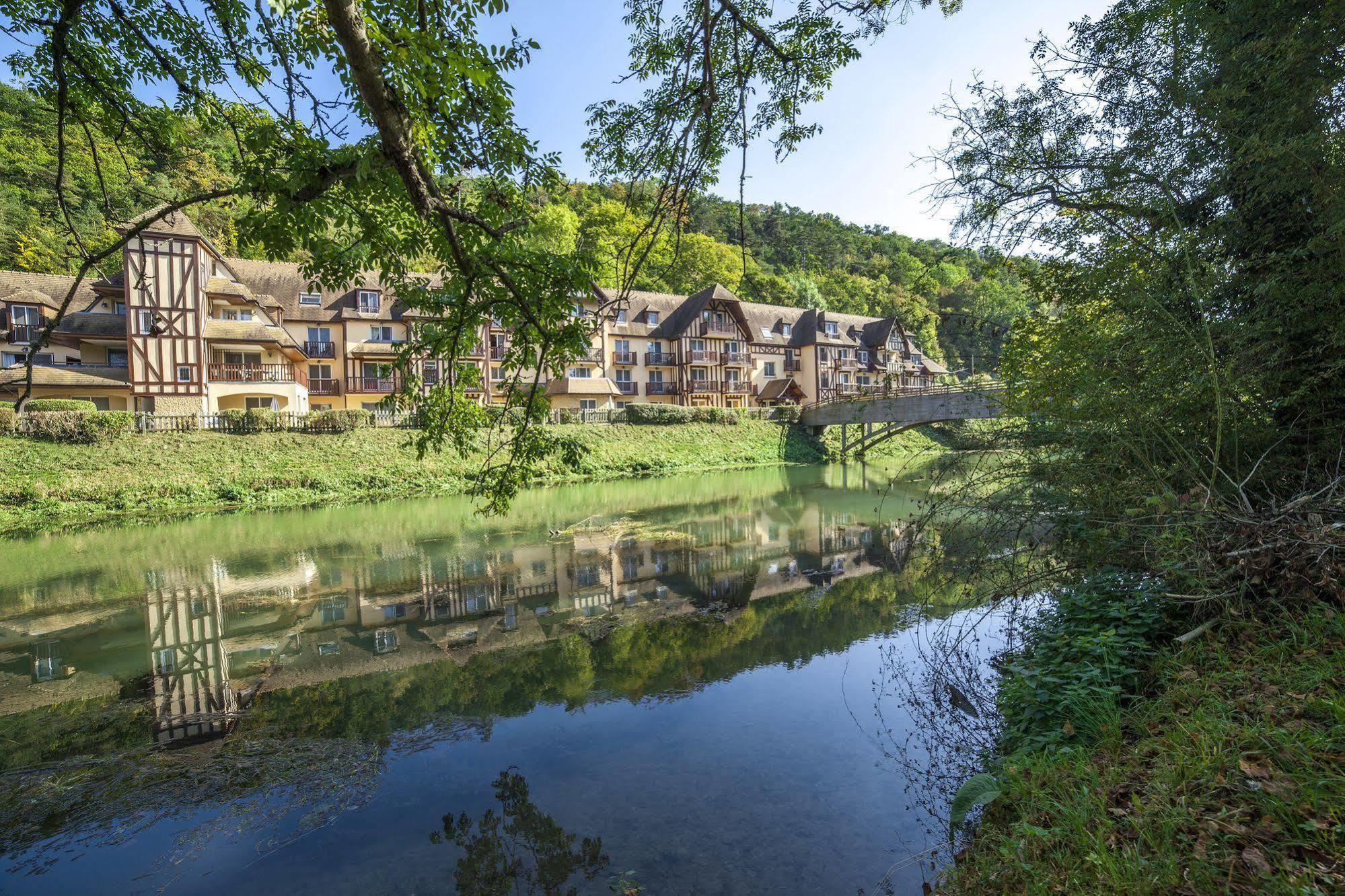 Aparthotel Karma Manoir Des Deux Amants Connelles Exterior foto